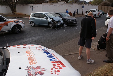 30 a black VW Polo collided with a blue Honda Jazz on Main Road, Primrose